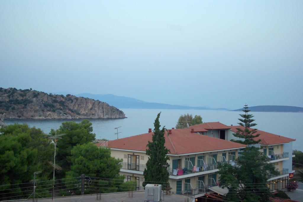 Ammos Tolo Hotel Exterior photo